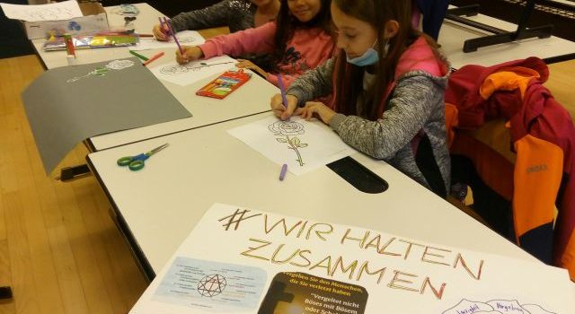 #wirhaltenzusammen 3A