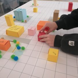 In der Planungswerkstatt mit den Mädchen der 3A und 3D